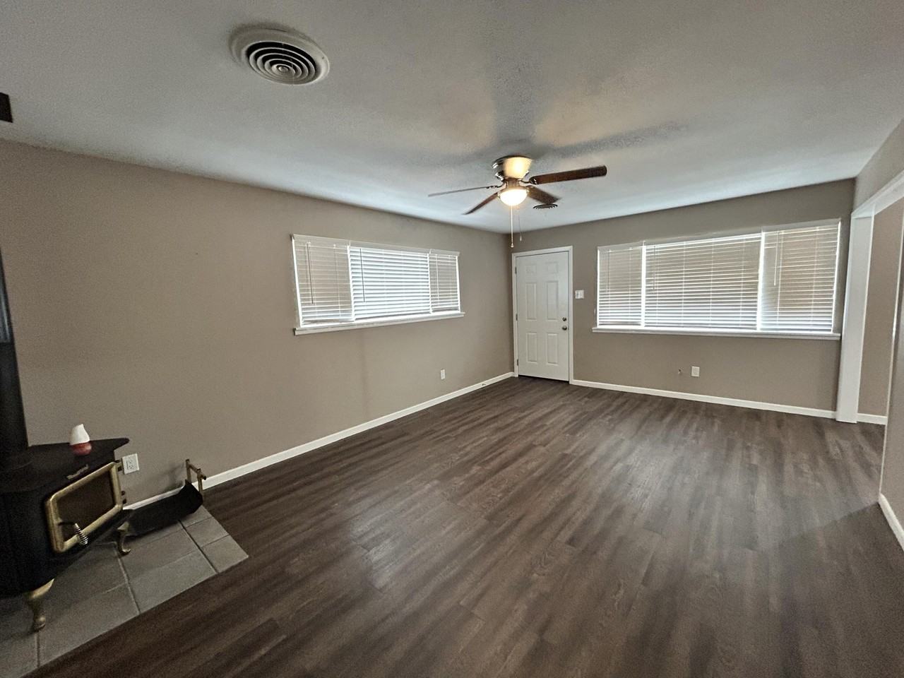 2119 57th St - Photo 2 of 15