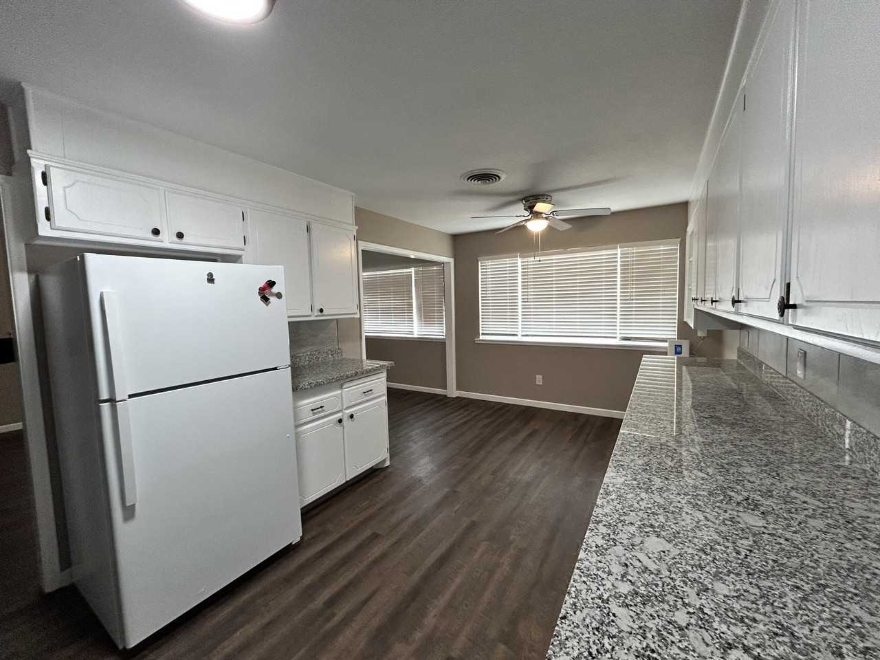 2119 57th St - Photo 6 of 15