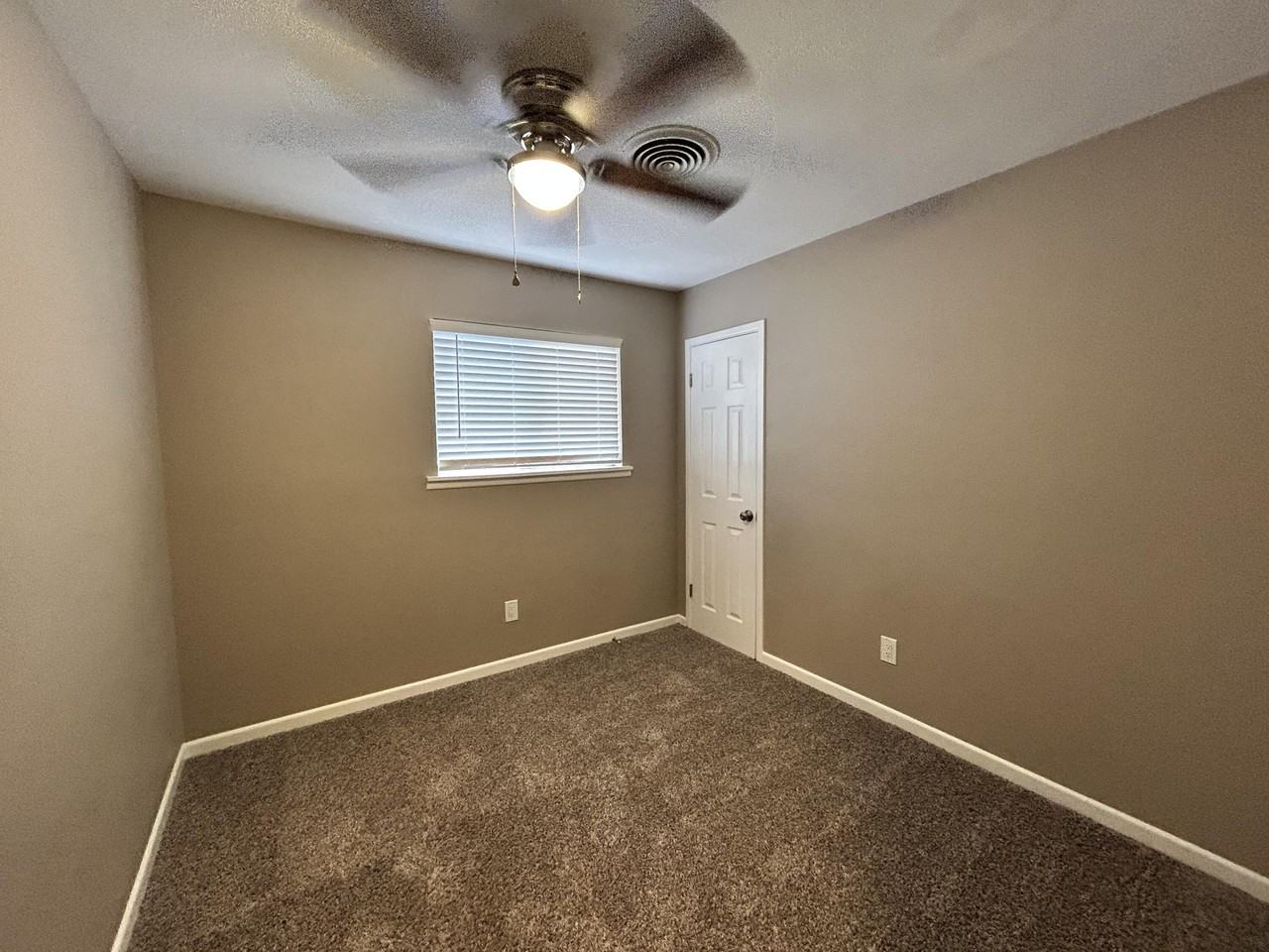 2119 57th St - Photo 7 of 15