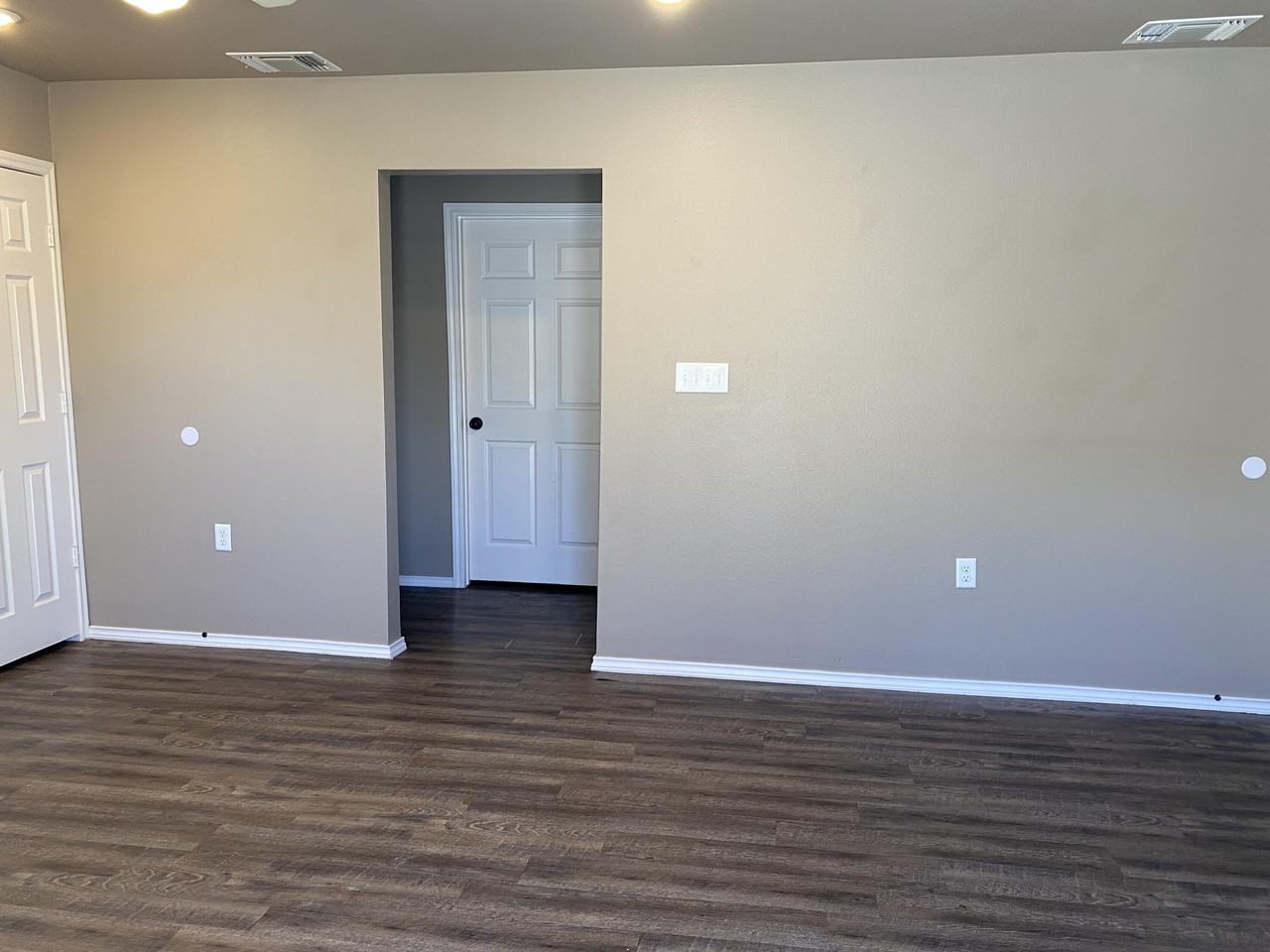 7401 Waco Ave - Photo 4 of 9