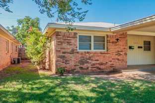 3221 33rd St #A - Photo 1 of 1