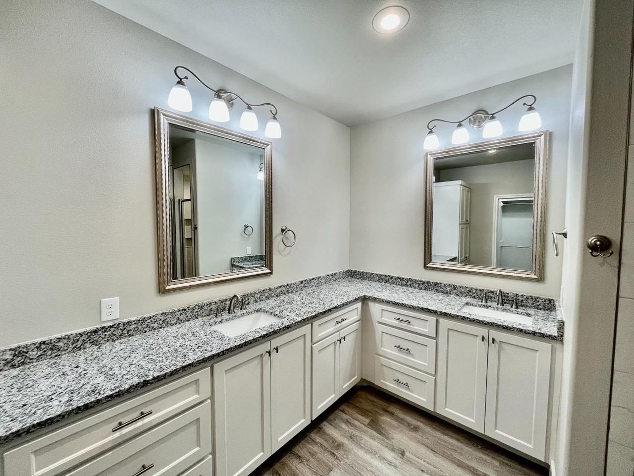 7805 96th St - Photo 6 of 10