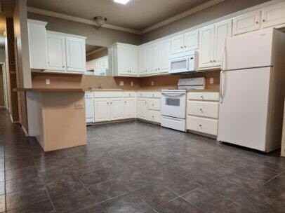 5707 Fordham St Apt A - Photo 3 of 6