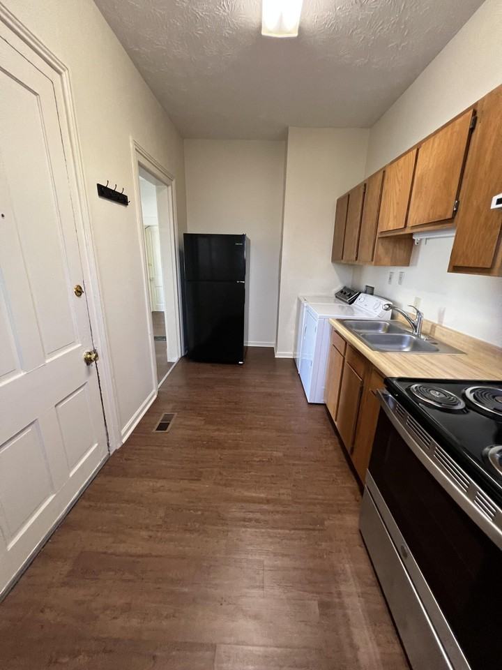 311 N Hamilton St Apt B - Photo 6 of 16