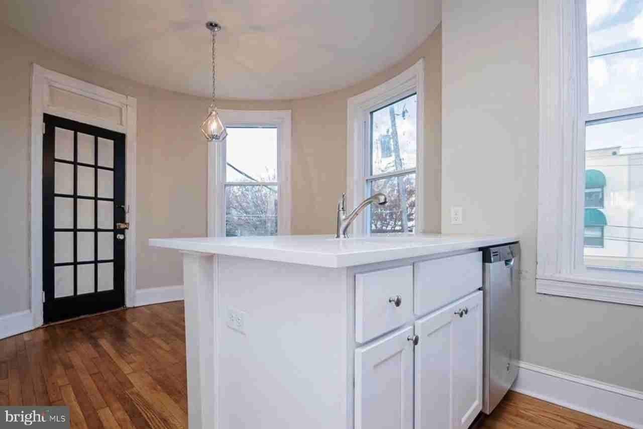 1608 N Broom St - Photo 7 of 12