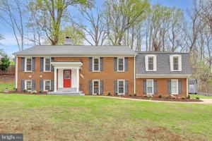 featured image of 11818 Fairgreen Ln