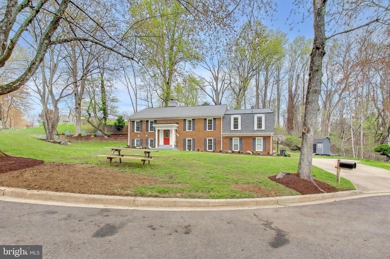 11818 Fairgreen Ln - Photo 4 of 50