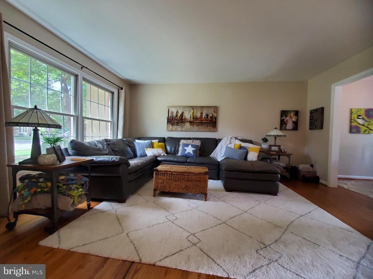 8502 Lakinhurst Ln - Photo 4 of 38