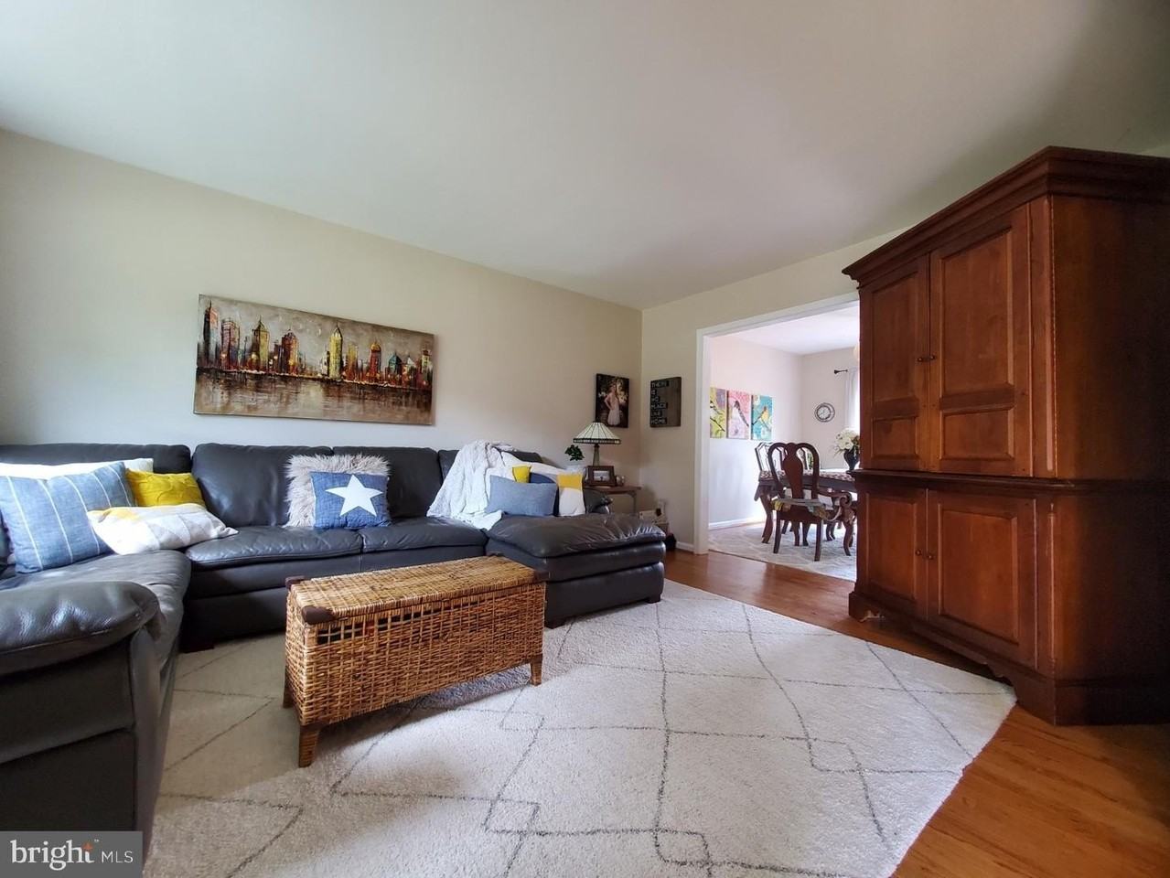 8502 Lakinhurst Ln - Photo 6 of 38