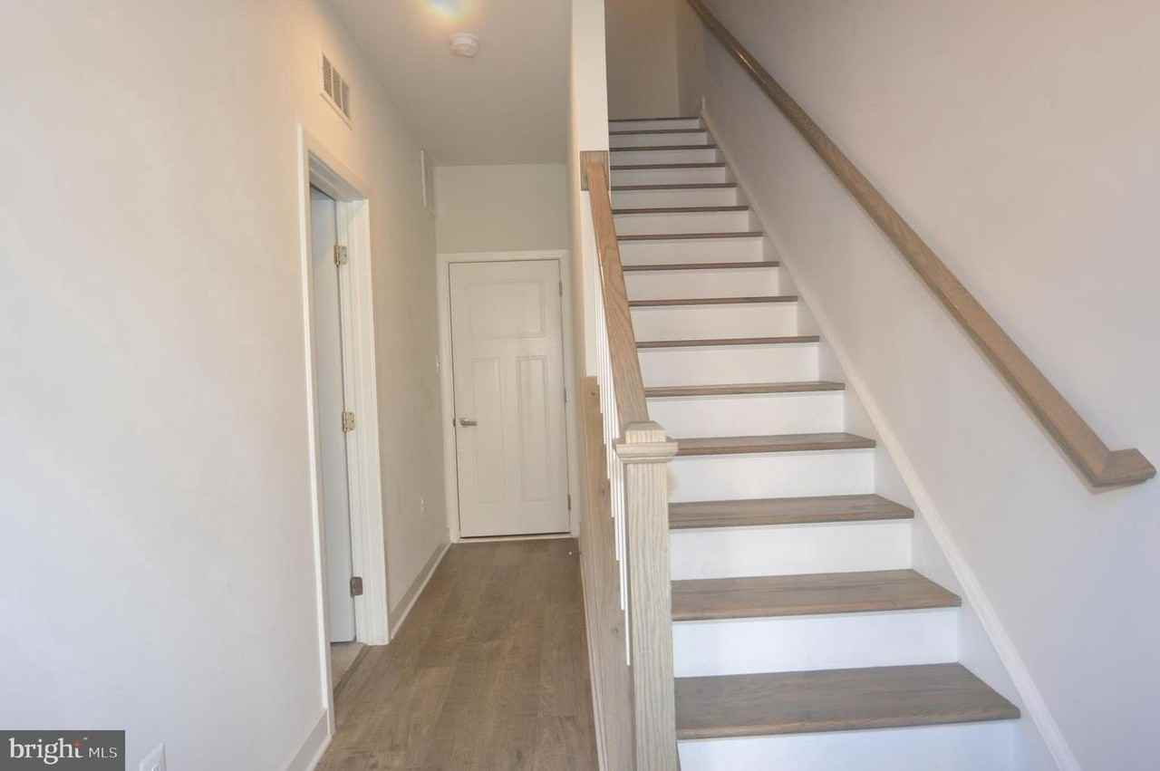 13943 Airfoil Rd - Photo 2 of 31