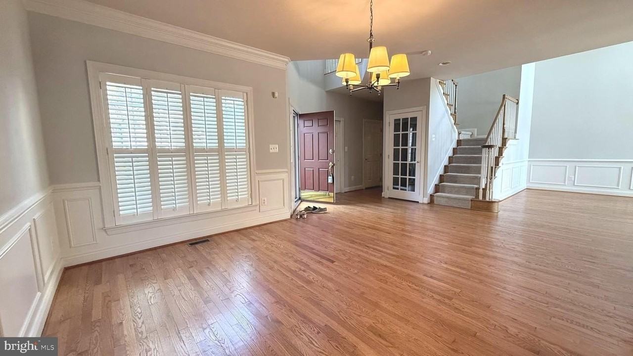 19913 Naples Lakes Ter - Photo 5 of 38