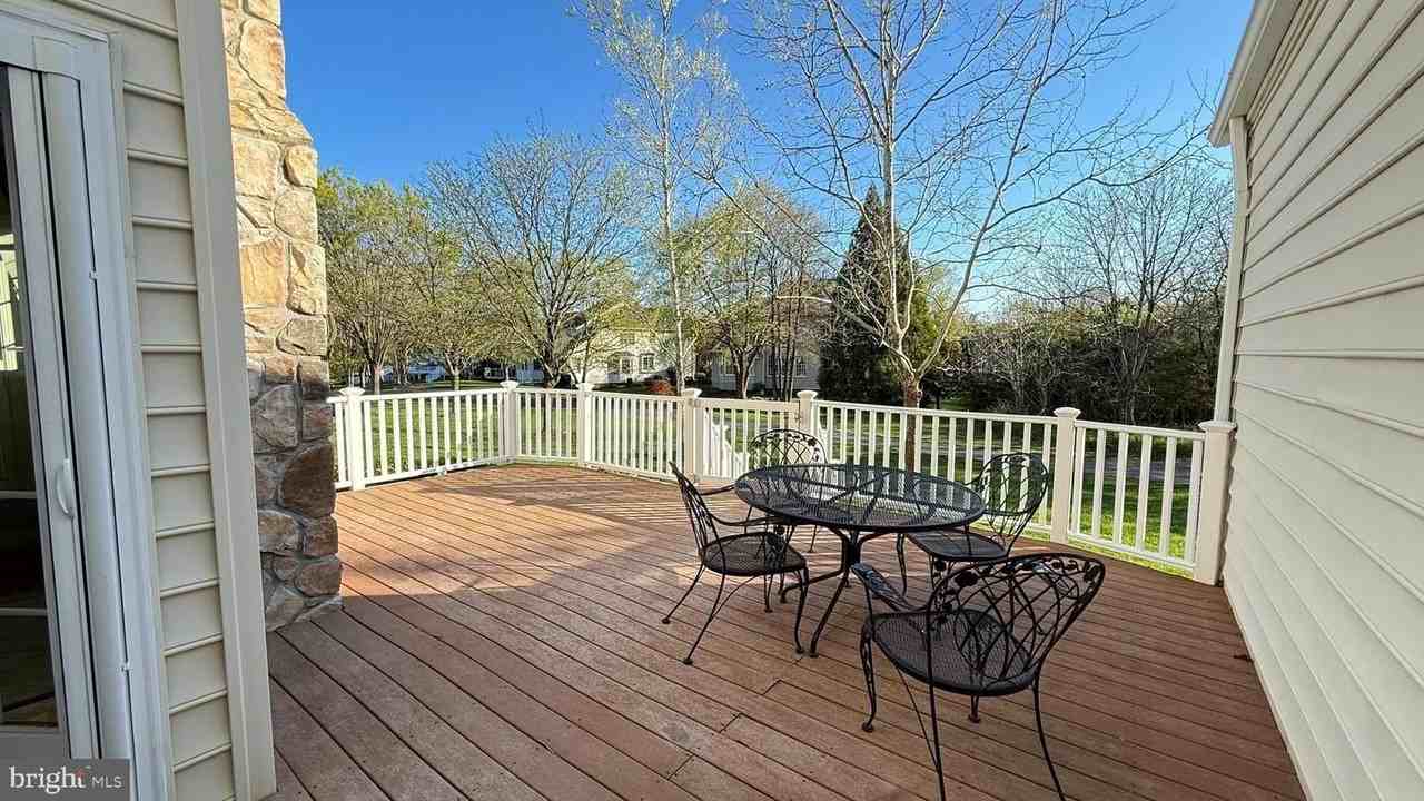 19913 Naples Lakes Ter - Photo 7 of 38