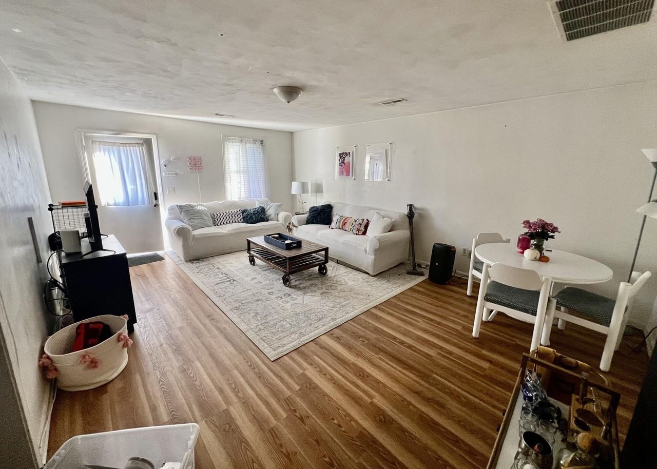 Center St - Photo 5 of 11