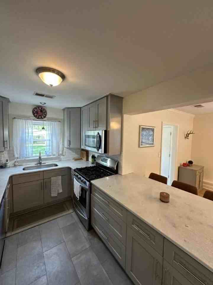 1221 W Perkins Rd - Photo 4 of 20