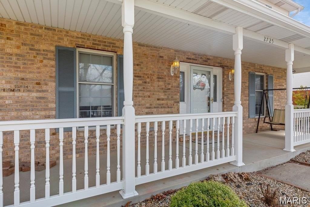 2725 Timberline Dr - Photo 3 of 37