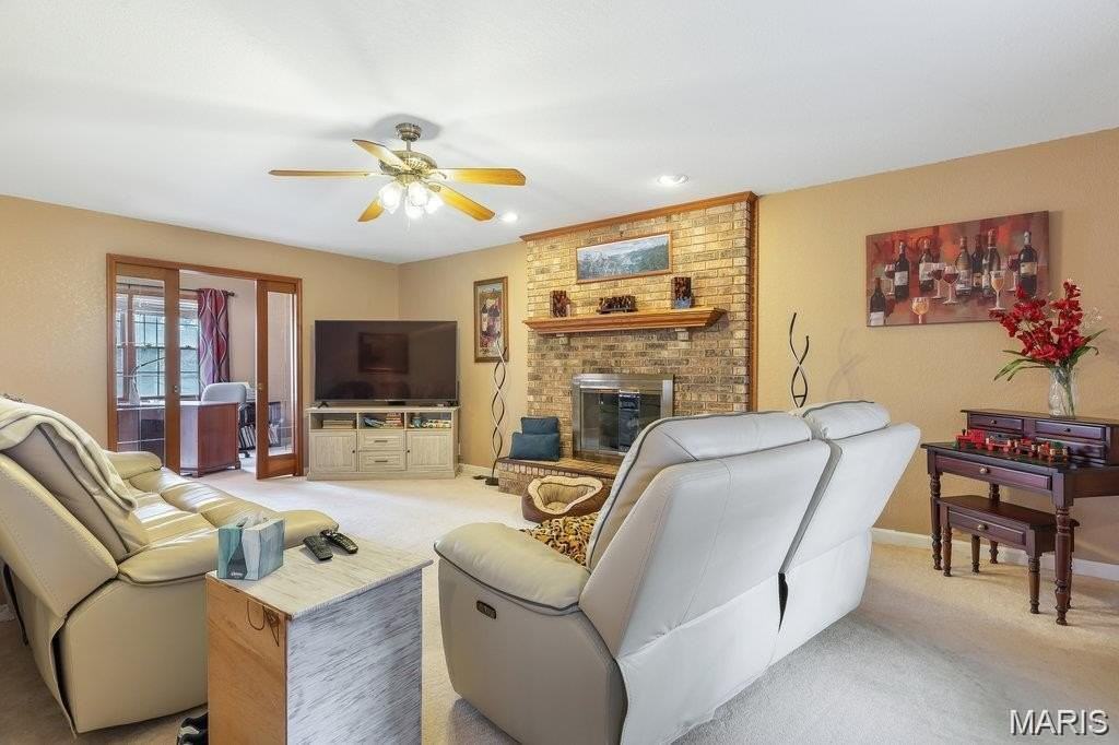 2725 Timberline Dr - Photo 5 of 37