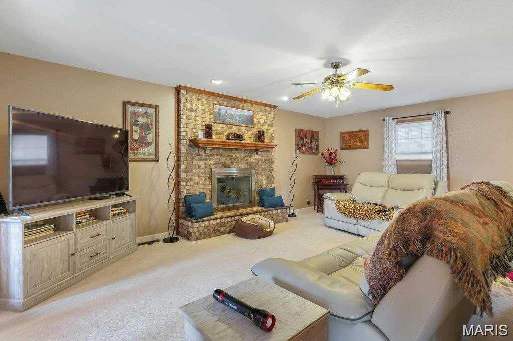 2725 Timberline Dr - Photo 6 of 37