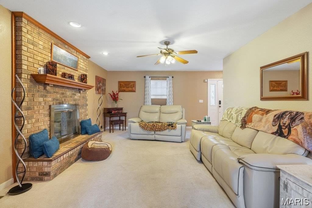 2725 Timberline Dr - Photo 7 of 37