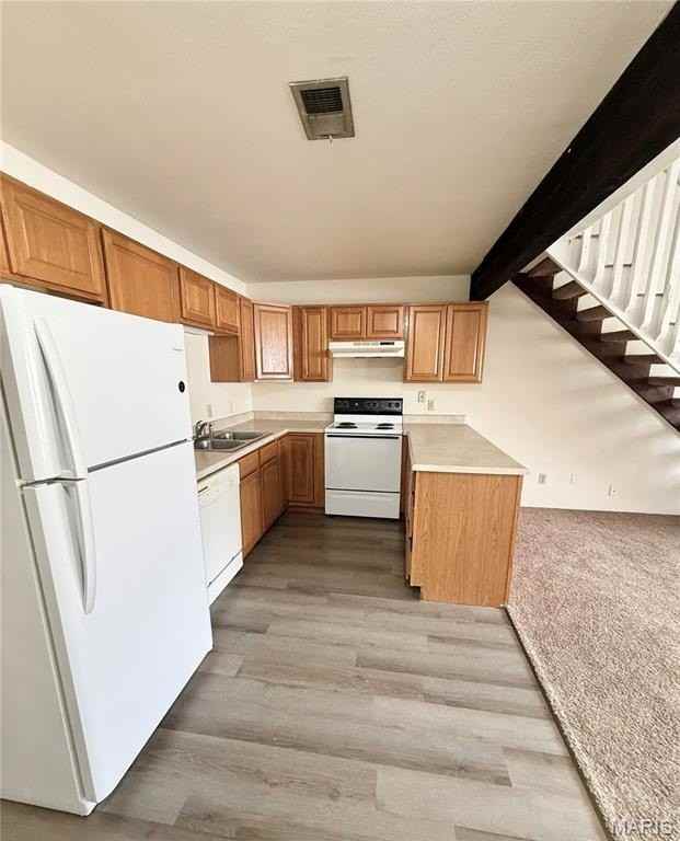 814 White Oak Dr #3 - Photo 4 of 11