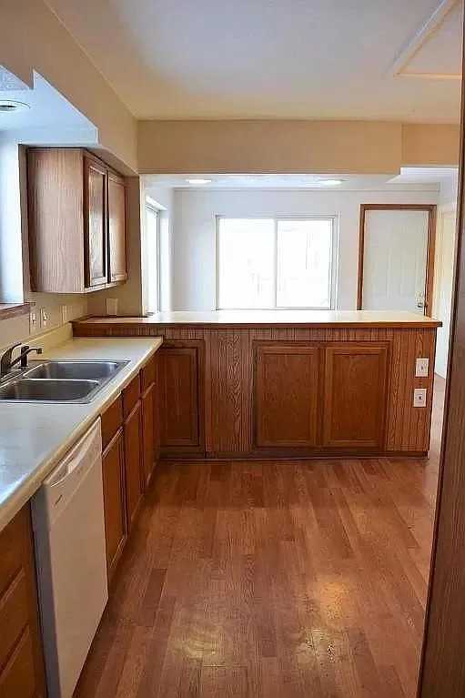 910 Avenue B #1 - Photo 2 of 21