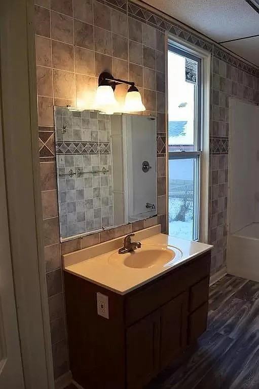 910 Avenue B #1 - Photo 5 of 21