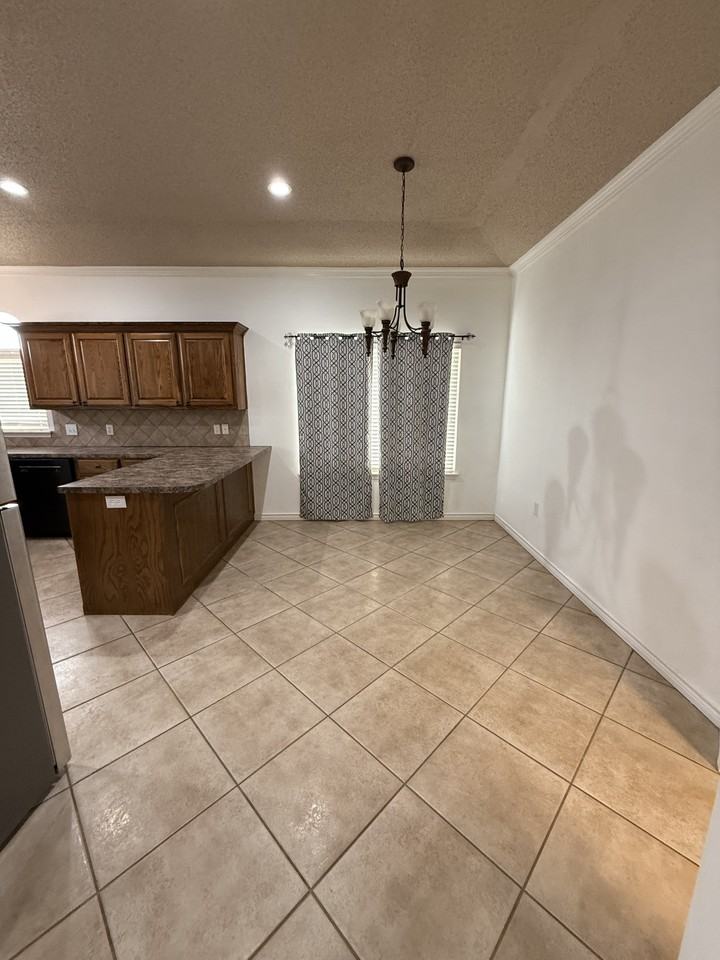 5901 101st St #1 - Photo 5 of 19