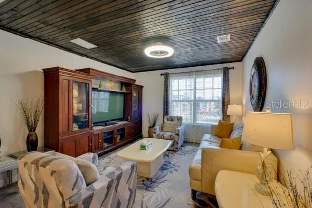 209 W Olympia Ave - Photo 3 of 17