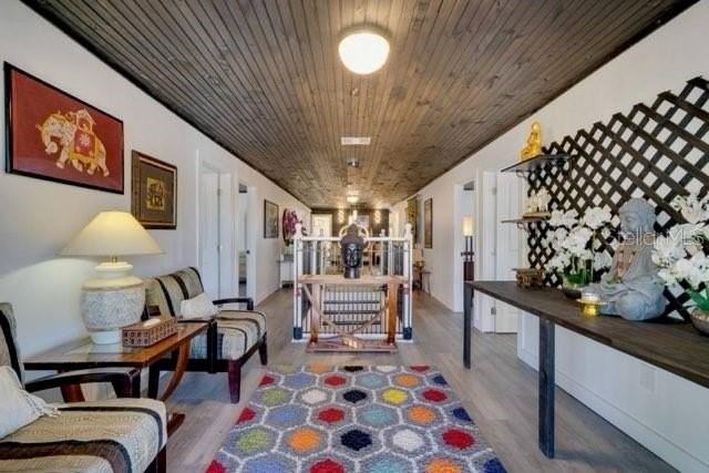 209 W Olympia Ave - Photo 4 of 17