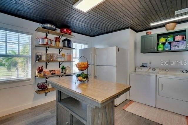 209 W Olympia Ave - Photo 7 of 17