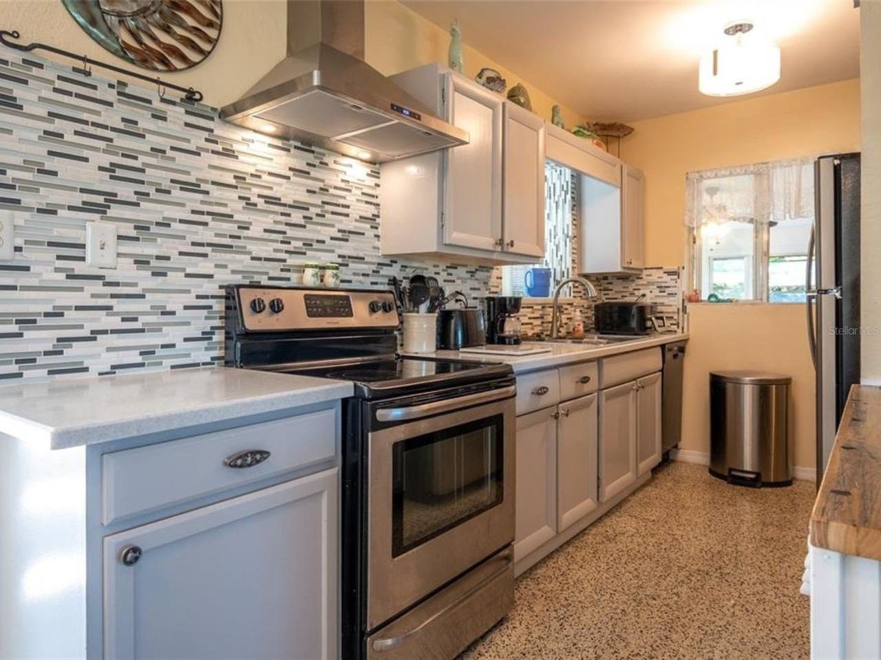 2456 Elkcam Blvd - Photo 6 of 18