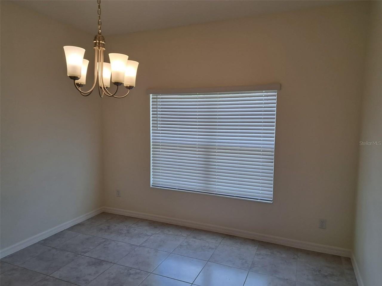 138 Jade St - Photo 4 of 23