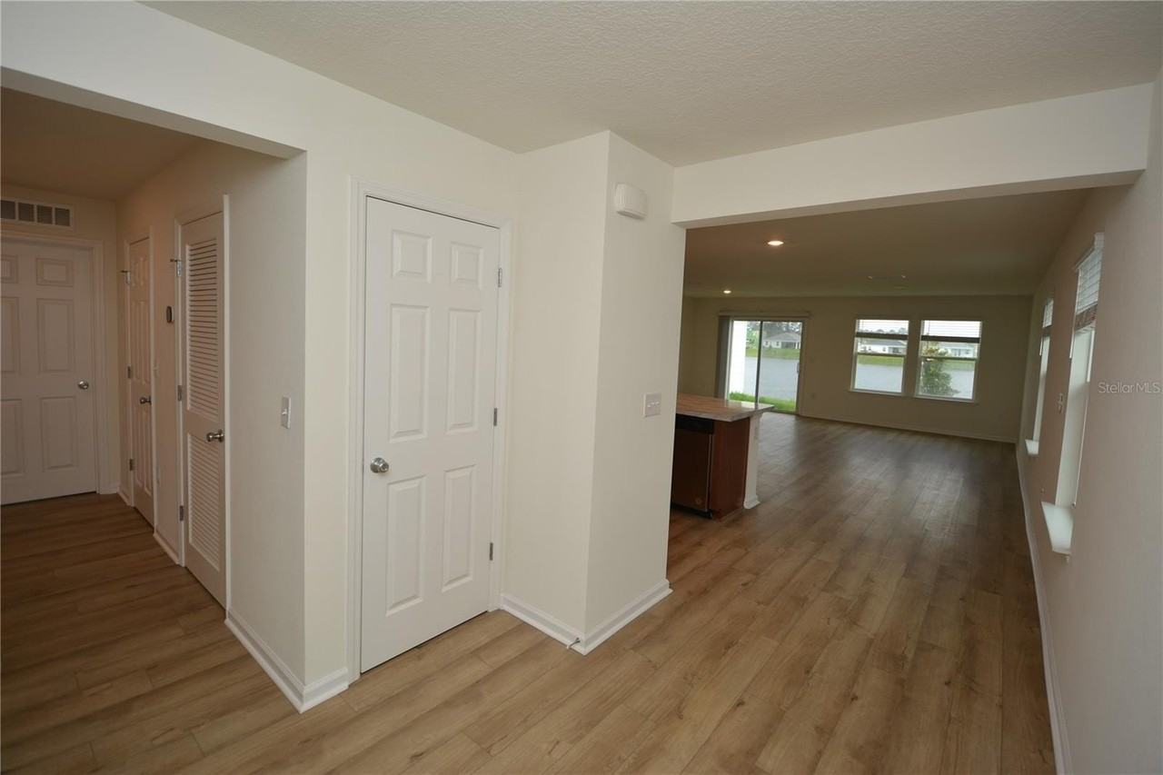 19 Waverly Ln - Photo 4 of 24