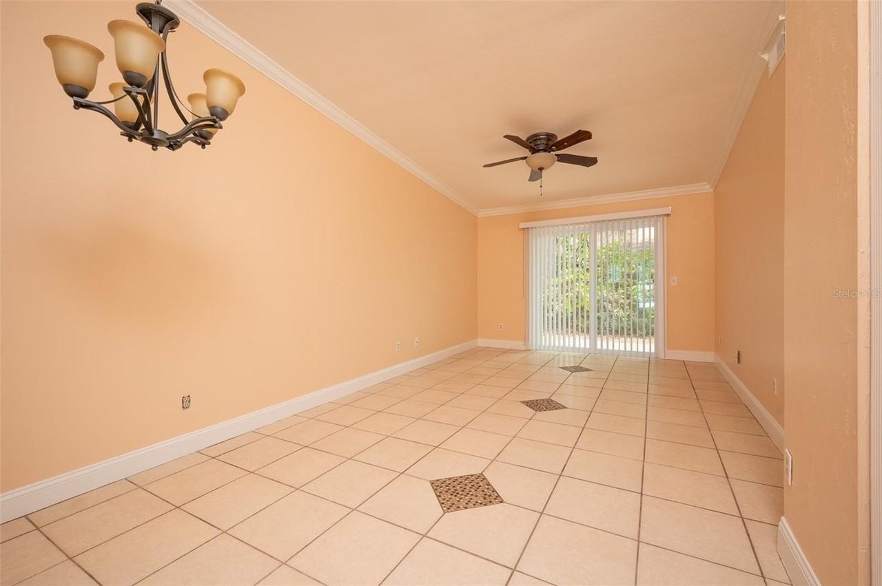 3409 Nw 52nd Ter - Photo 5 of 17