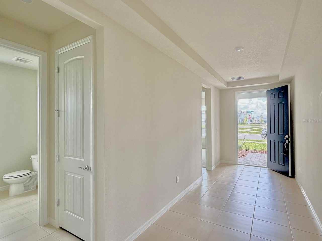 6985 Dappled Oak Way - Photo 4 of 50