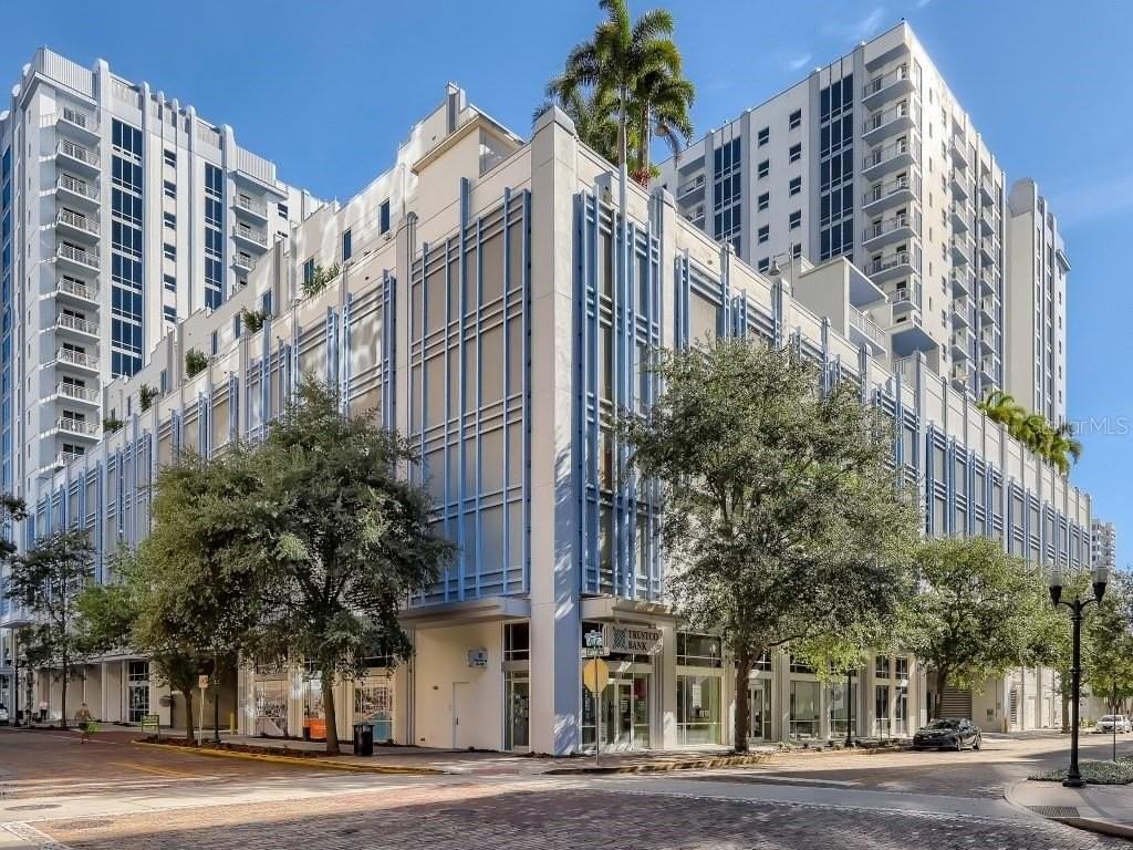 415 E Pine St #PH - Photo 3 of 39