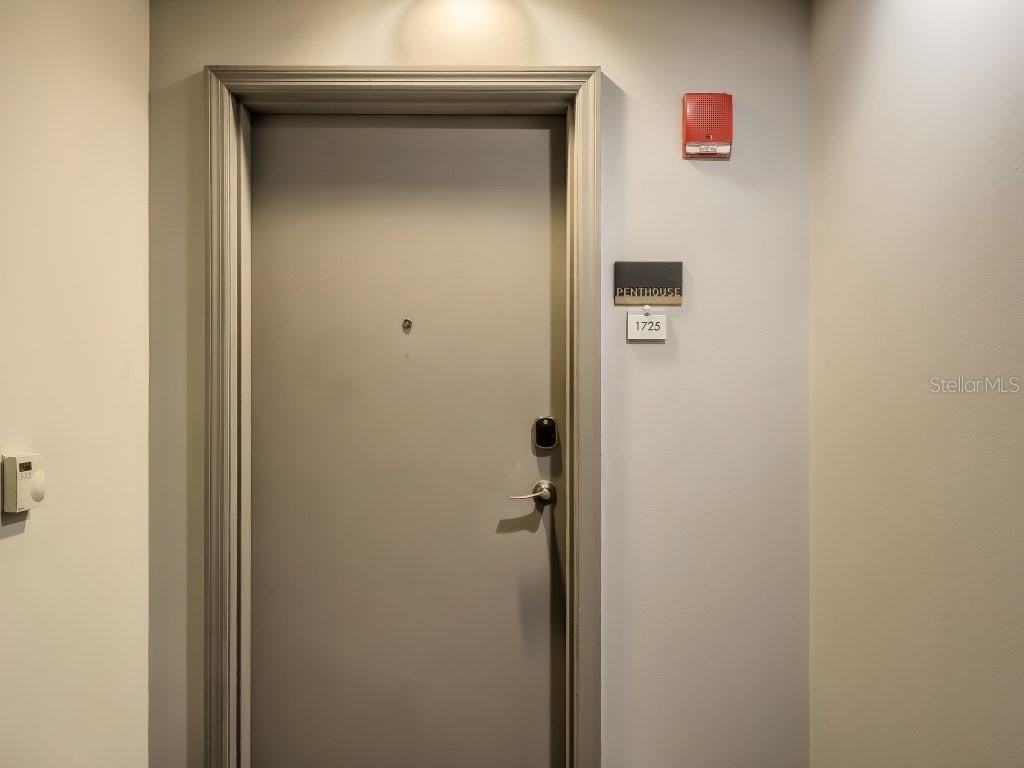 415 E Pine St #PH - Photo 4 of 39