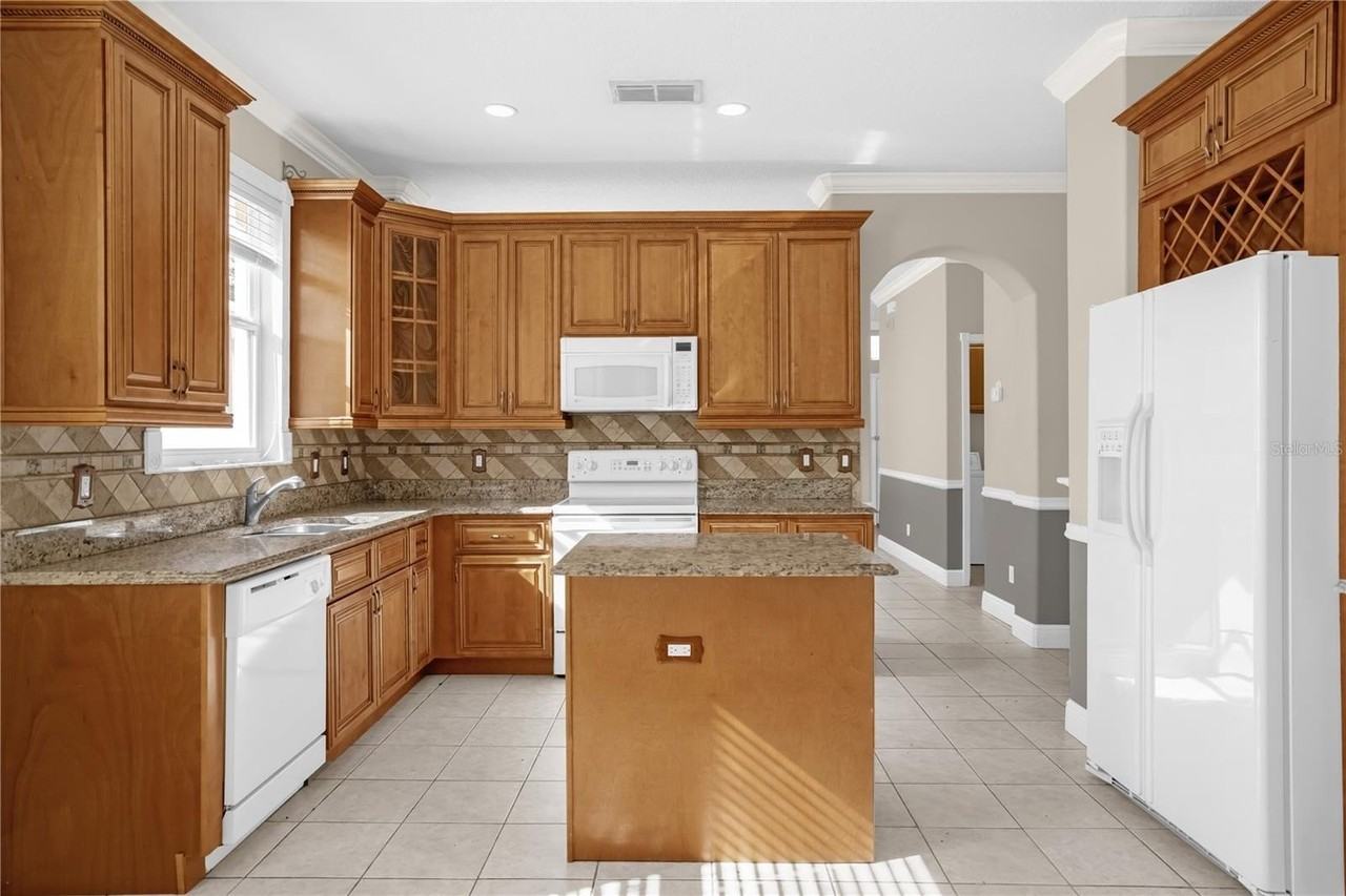 1512 Lalique Ln - Photo 5 of 26