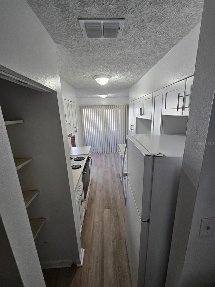 2796 Curry Ford Rd #B - Photo 7 of 18