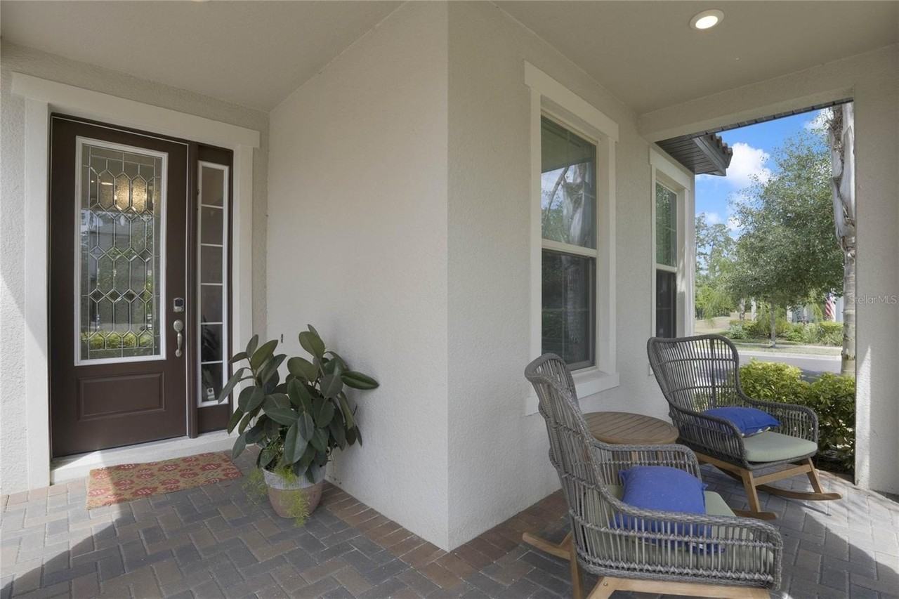 8414 Vivaro Isle Way - Photo 4 of 46