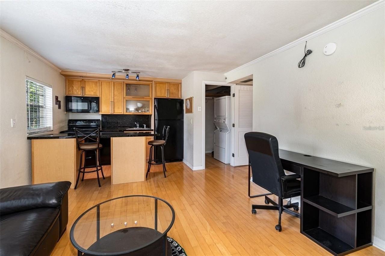 1515 Catherine St #3 - Photo 4 of 19