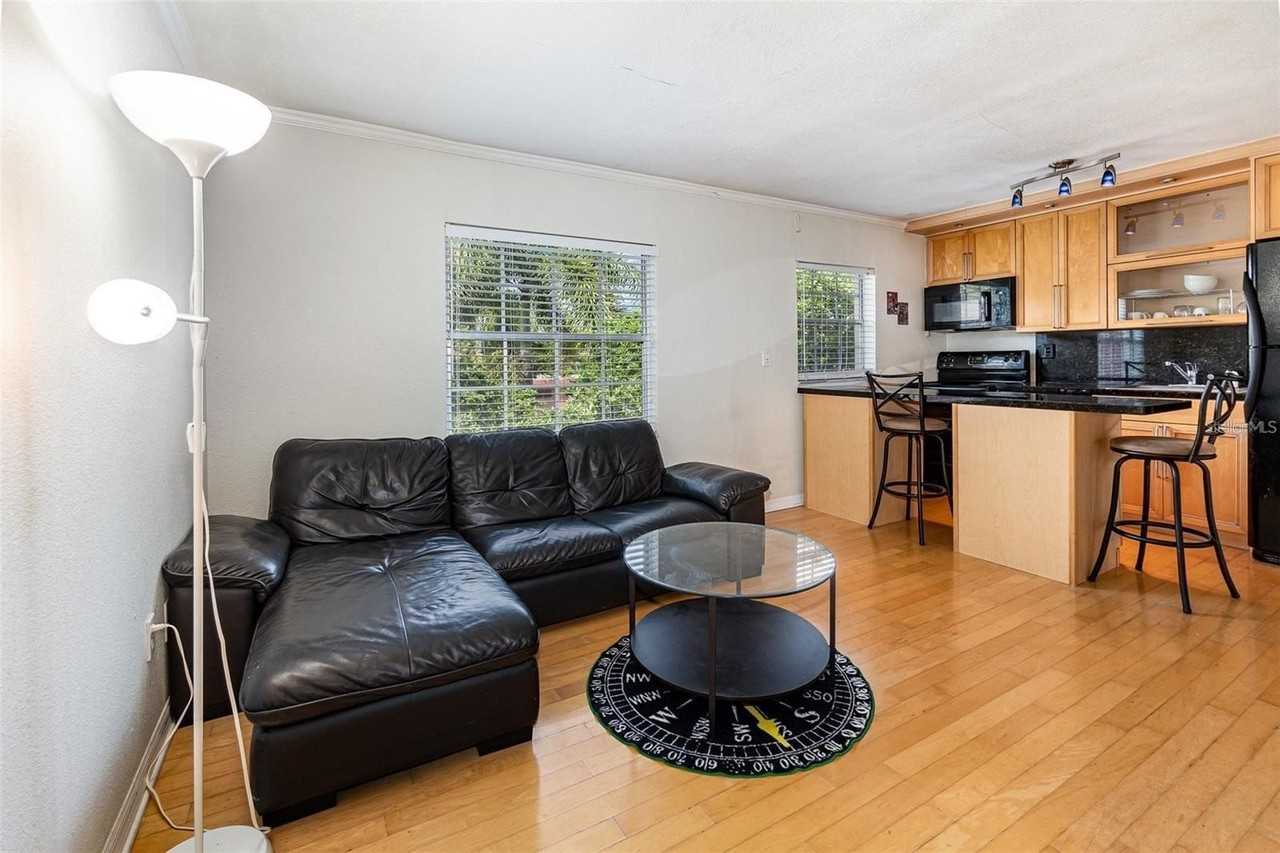 1515 Catherine St #3 - Photo 5 of 19