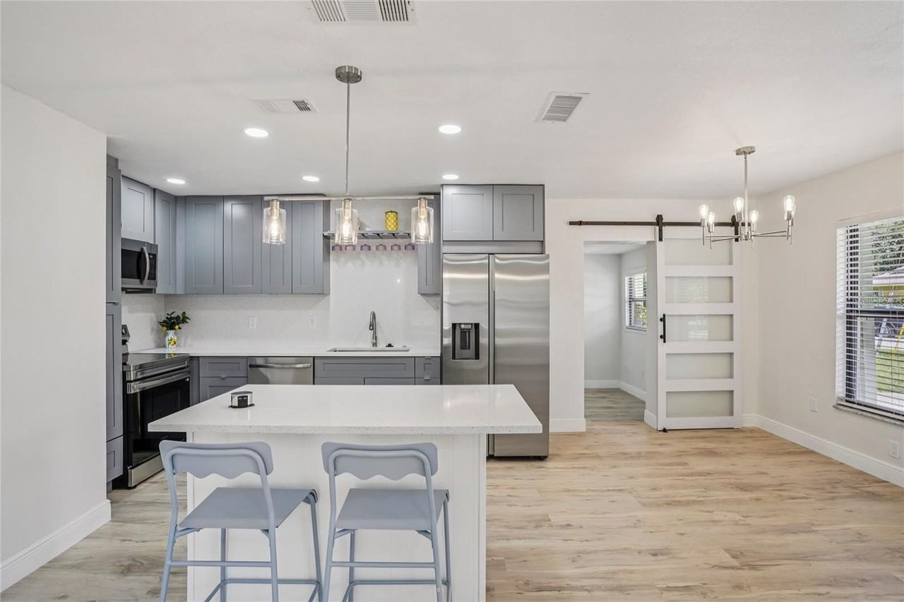 1404 Davidson St - Photo 2 of 33