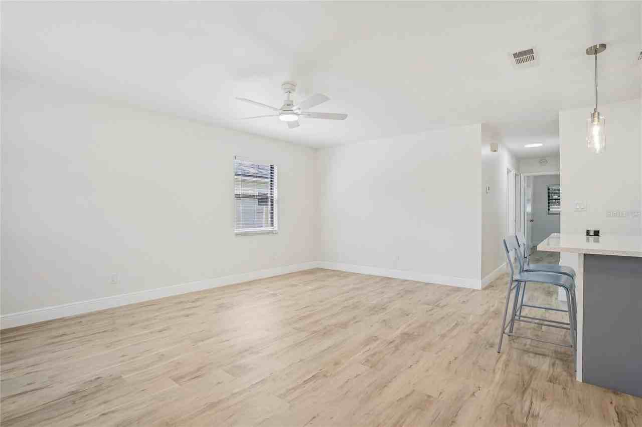 1404 Davidson St - Photo 6 of 33