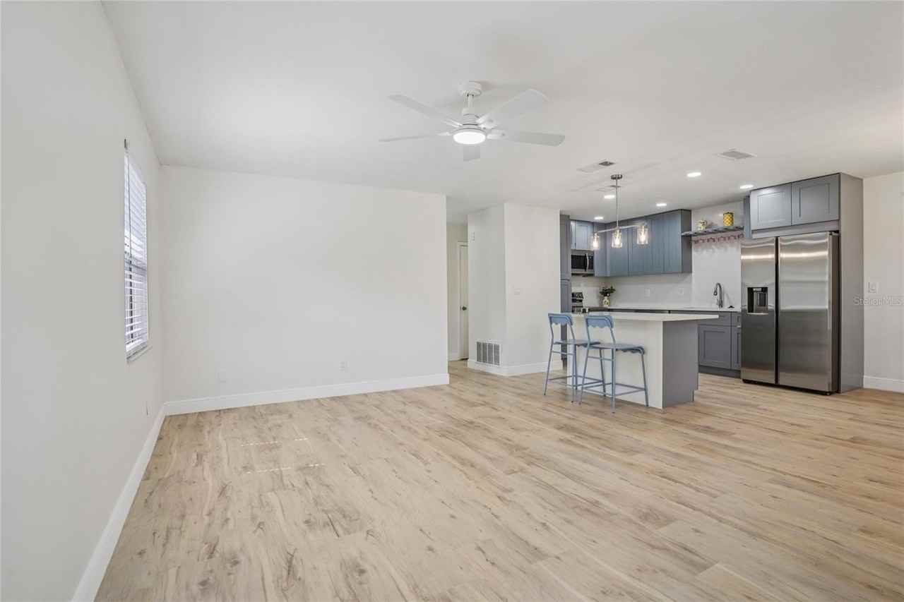 1404 Davidson St - Photo 7 of 33