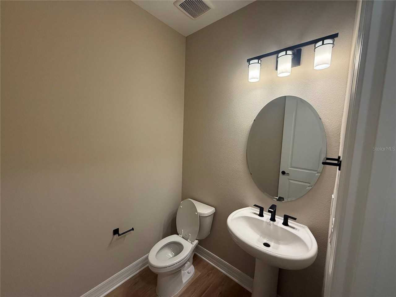 455 Winter Grove Blvd - Photo 3 of 47