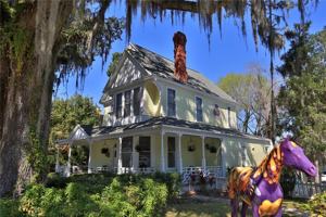 featured image of 743 E Fort King St