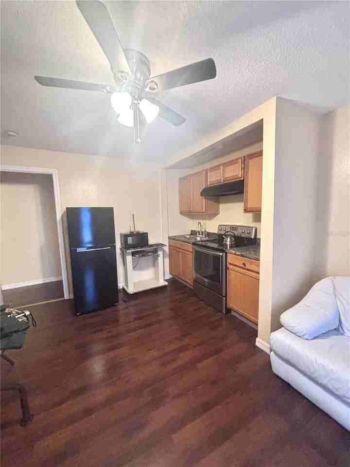 1513 N Central Ave - Photo 2 of 7