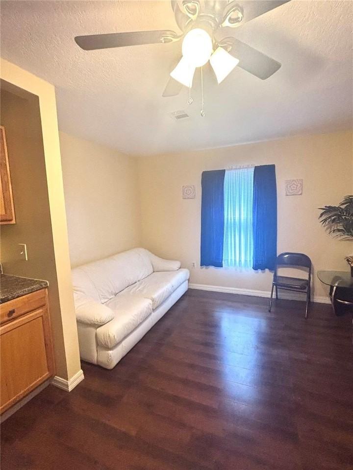 1513 N Central Ave - Photo 3 of 7