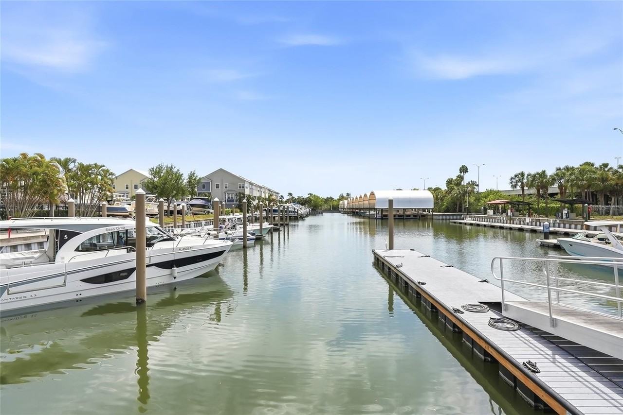 3162 Moorings Dr S - Photo 4 of 50