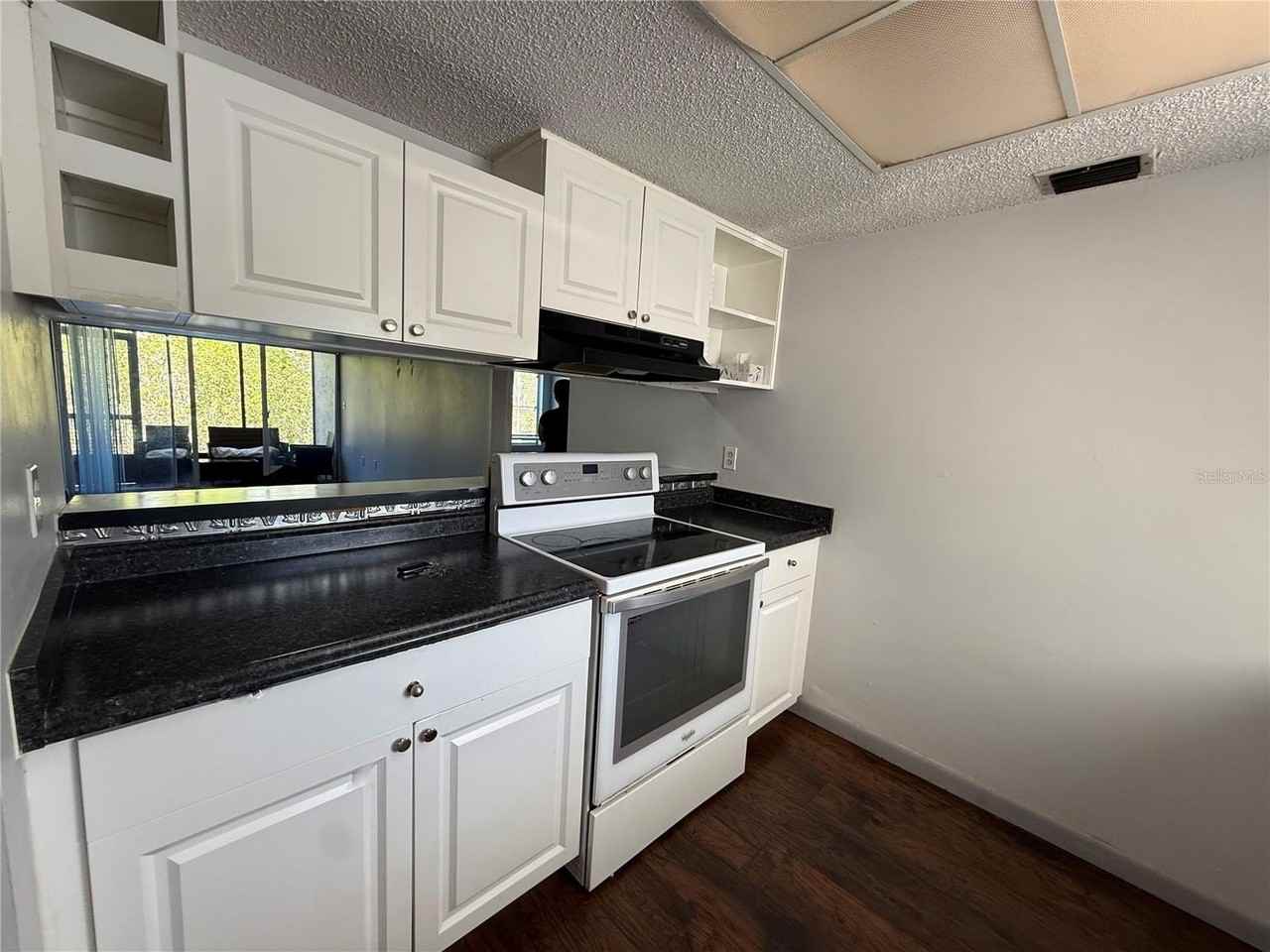 621 99th Ave N #102 - Photo 6 of 23